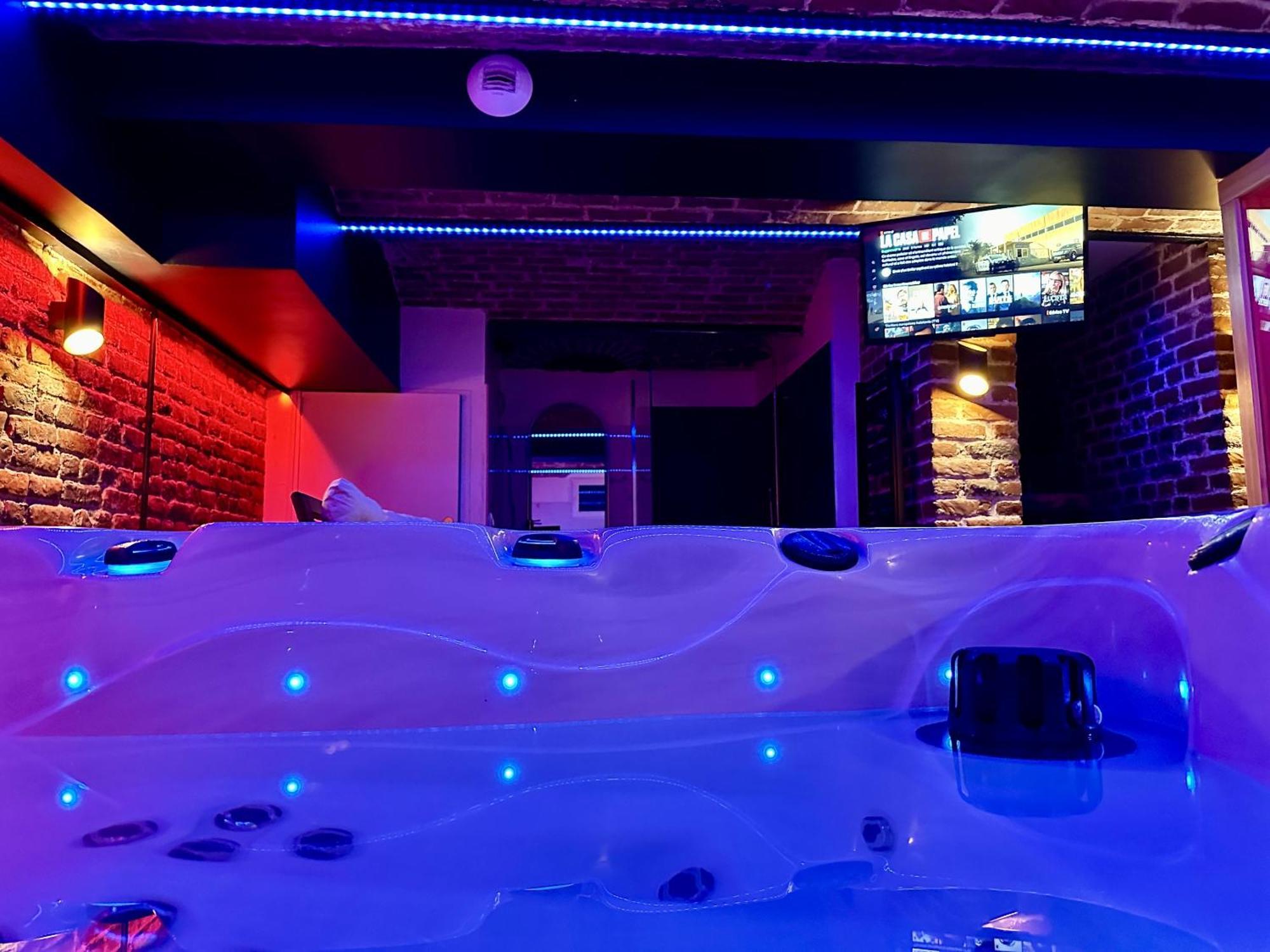 Le Bijou - Appartement, Sauna Et Jacuzzi - Lille Bagian luar foto