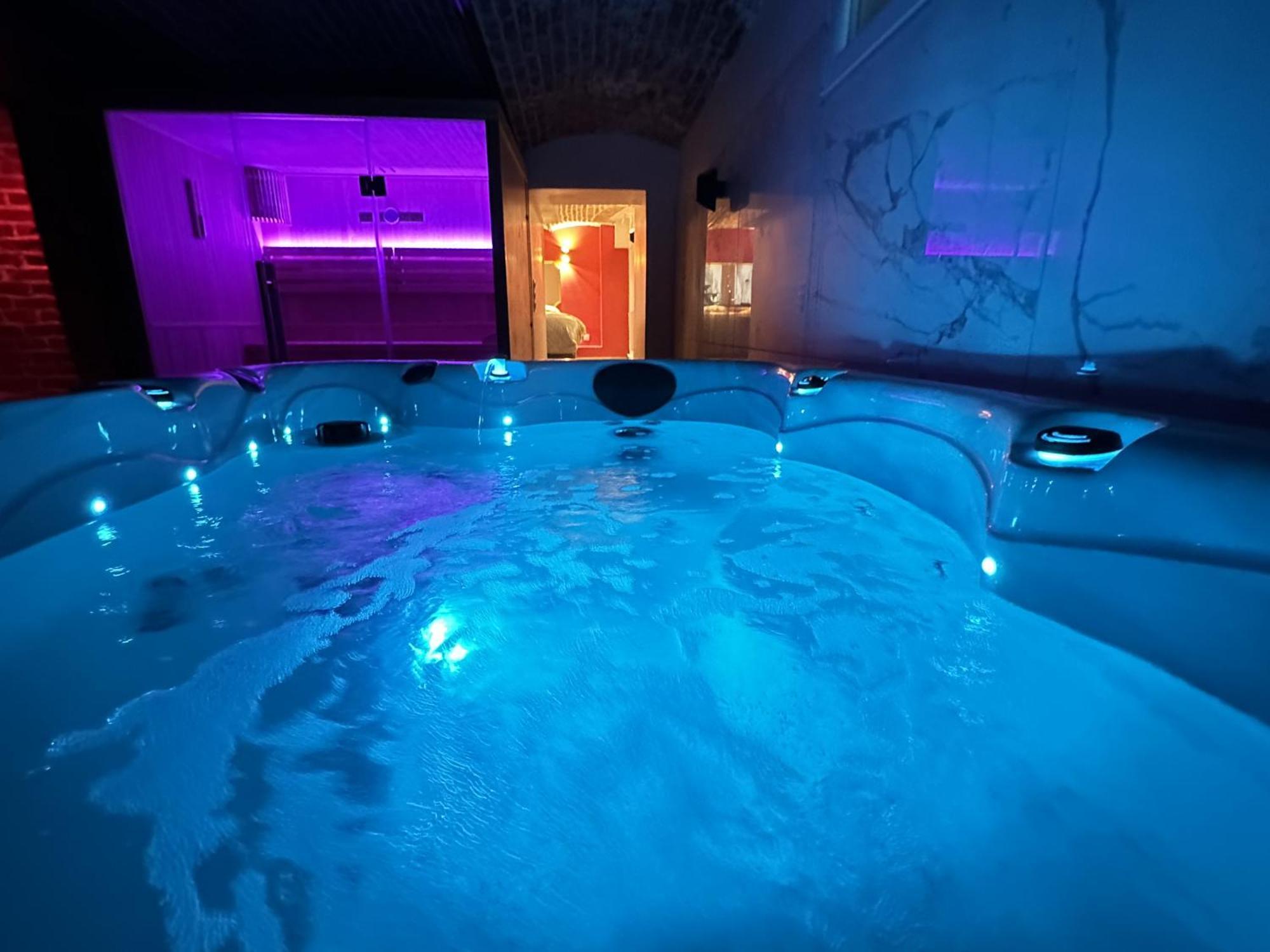 Le Bijou - Appartement, Sauna Et Jacuzzi - Lille Bagian luar foto