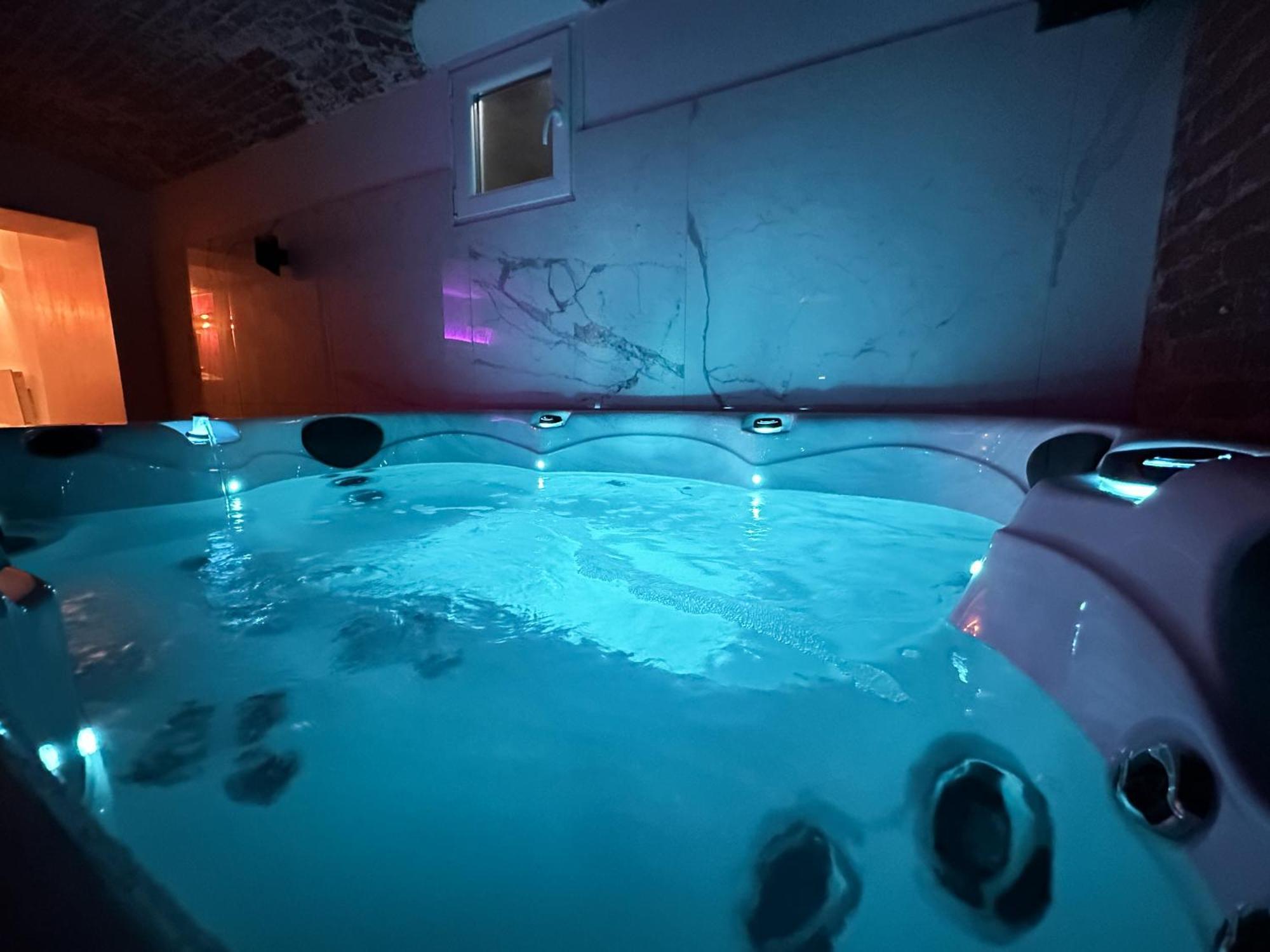 Le Bijou - Appartement, Sauna Et Jacuzzi - Lille Bagian luar foto