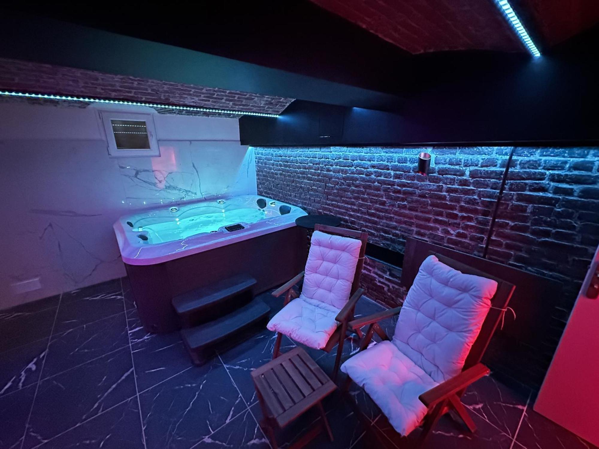 Le Bijou - Appartement, Sauna Et Jacuzzi - Lille Bagian luar foto