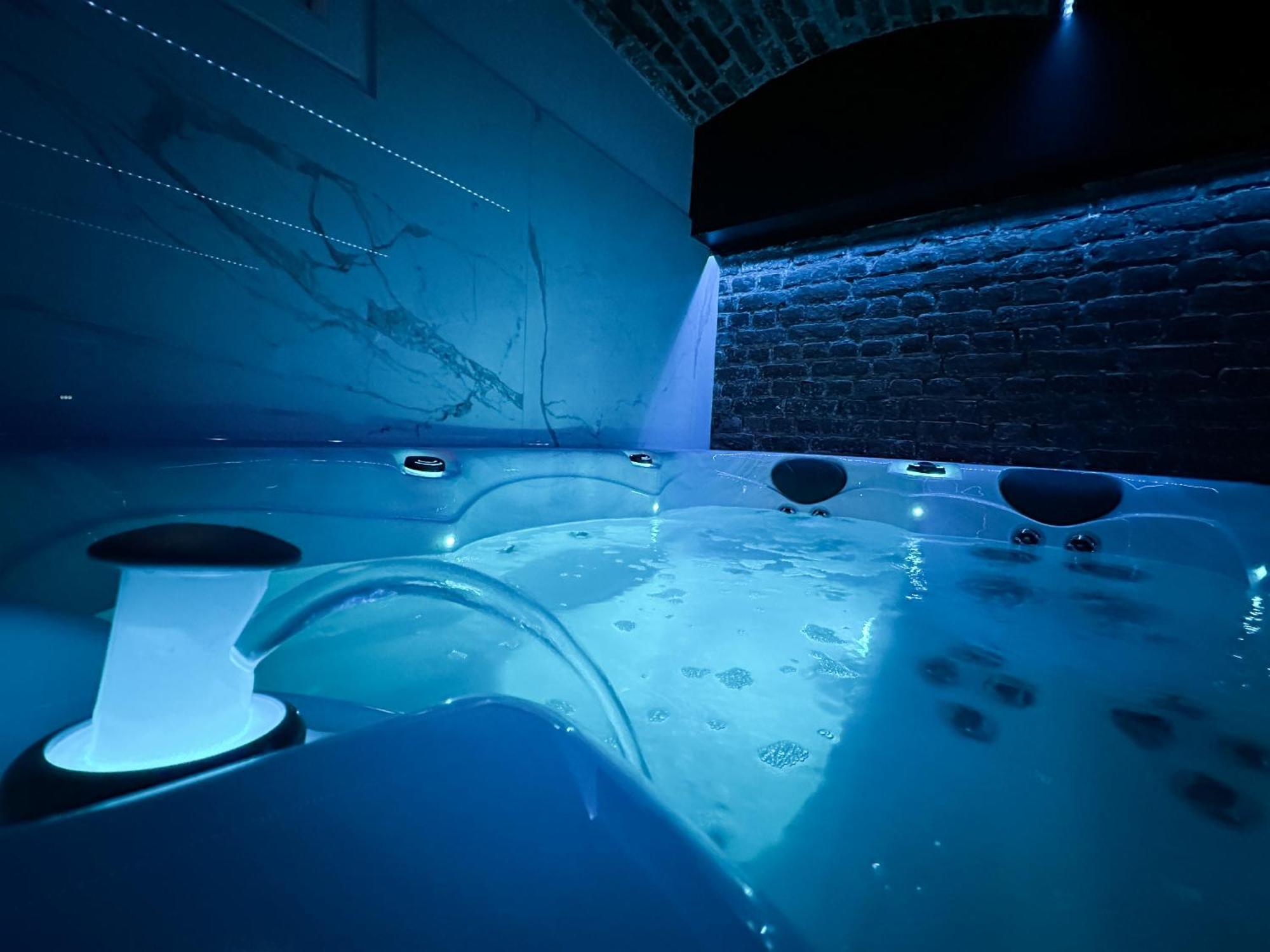 Le Bijou - Appartement, Sauna Et Jacuzzi - Lille Bagian luar foto