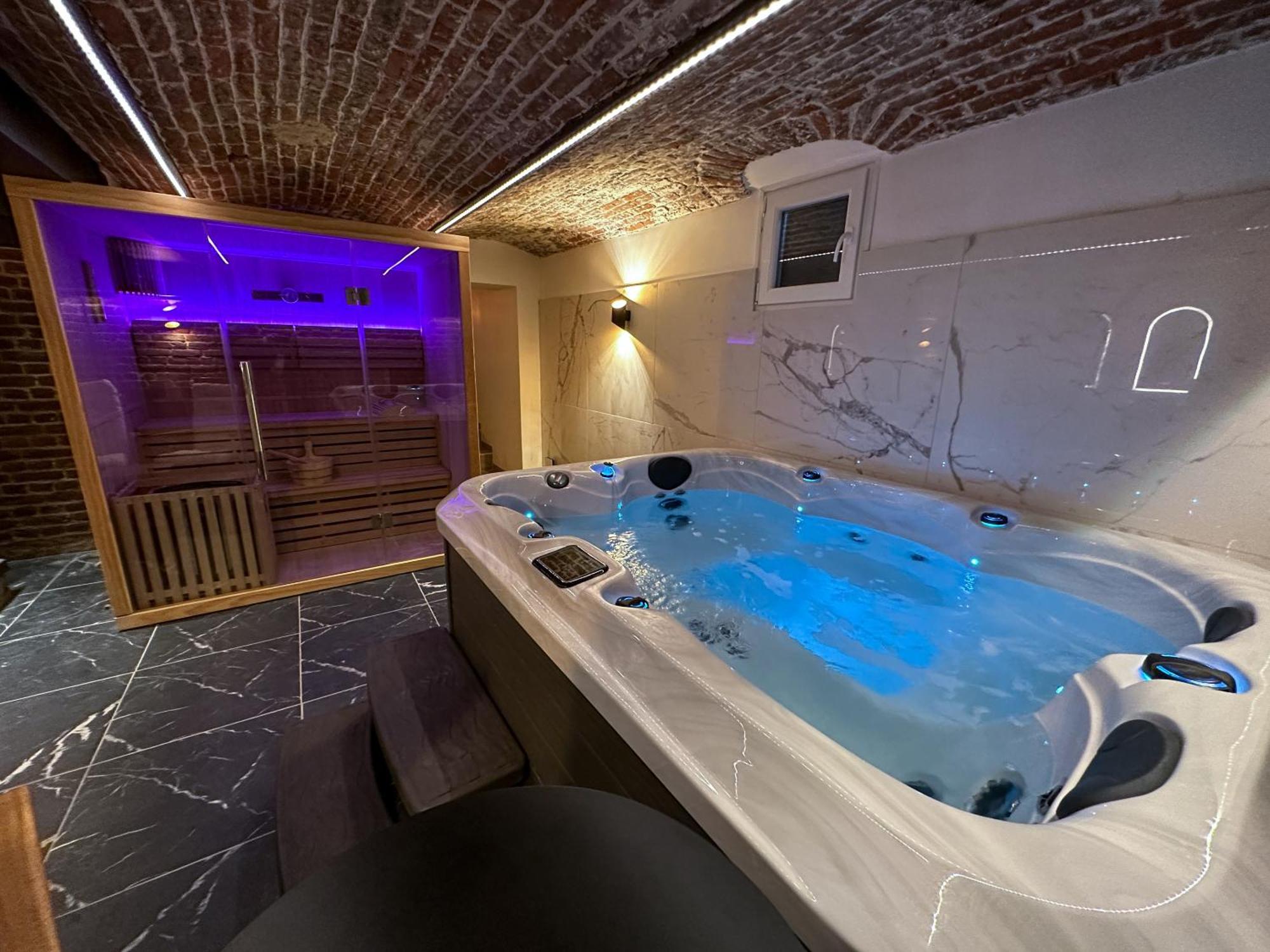 Le Bijou - Appartement, Sauna Et Jacuzzi - Lille Bagian luar foto